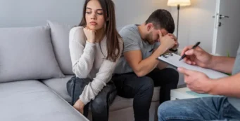couple with psychologist